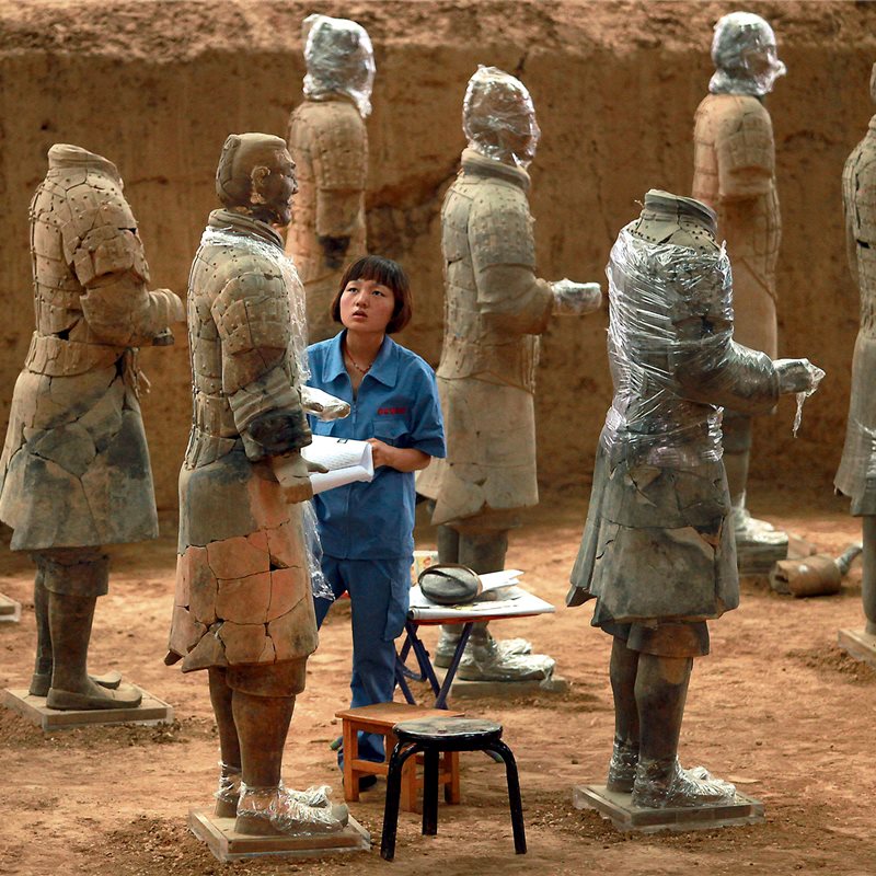 Aparecen otras cien figuras de terracota en Xian