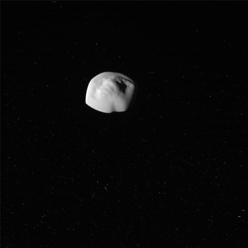 Así es Atlas, la luna de Saturno con forma de platillo volante