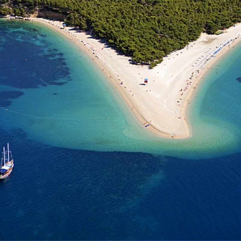 7 islas muy mediterráneas para apurar el verano