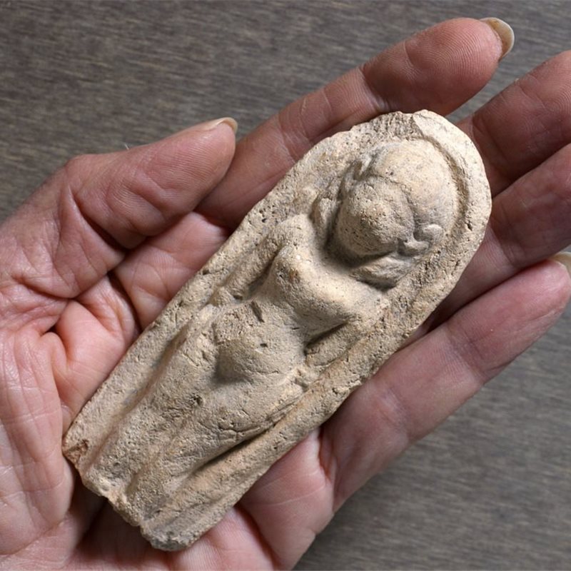 Un niño se encuentra una figurilla de 3.400 años de antigüedad