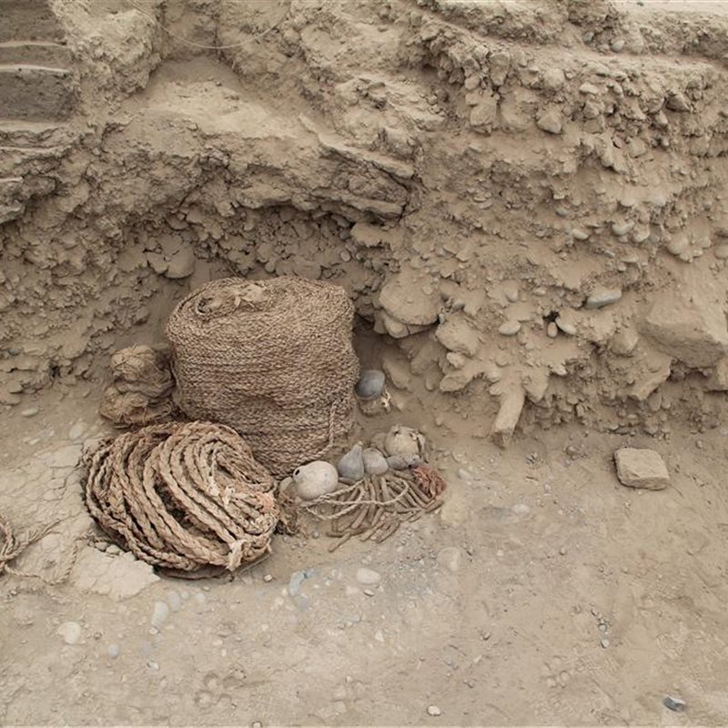 Hallan dos fardos funerarios de la cultura wari en Huaca Pucllana