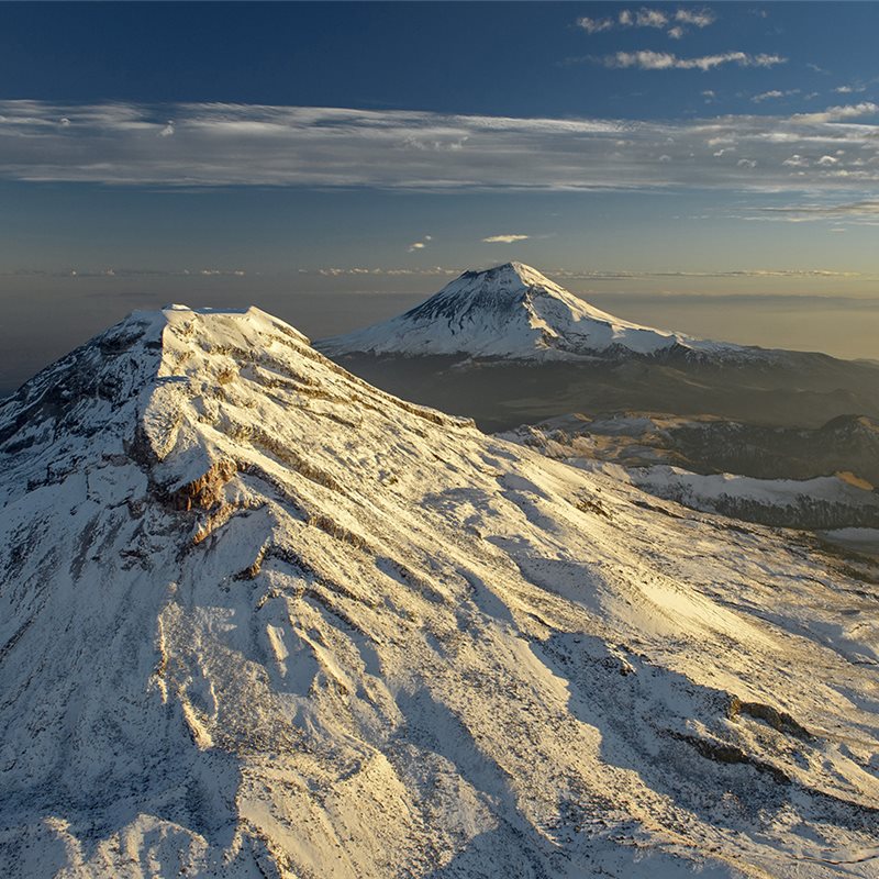 La romántica leyenda del volcán Popocatépetl y el Iztaccíhuatl