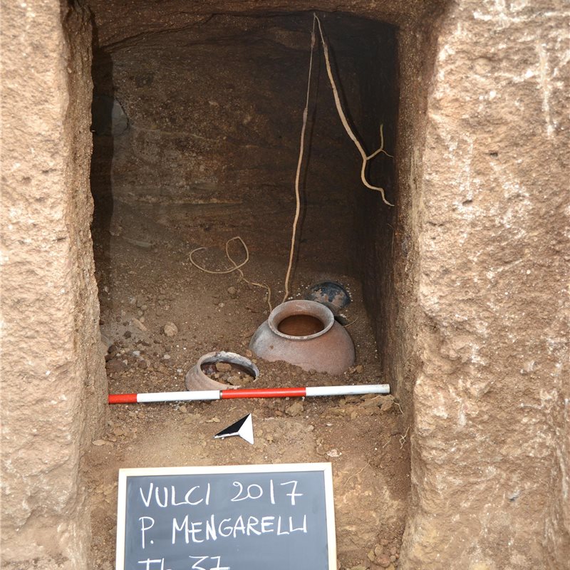 Hallada en Italia una nueva tumba etrusca de más de 2.600 años de antigüedad