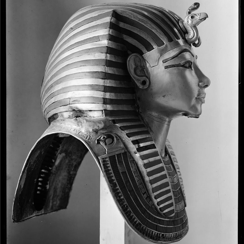2 exposiciones reúnen fotografías y objetos inéditos de la tumba de Tutankamón