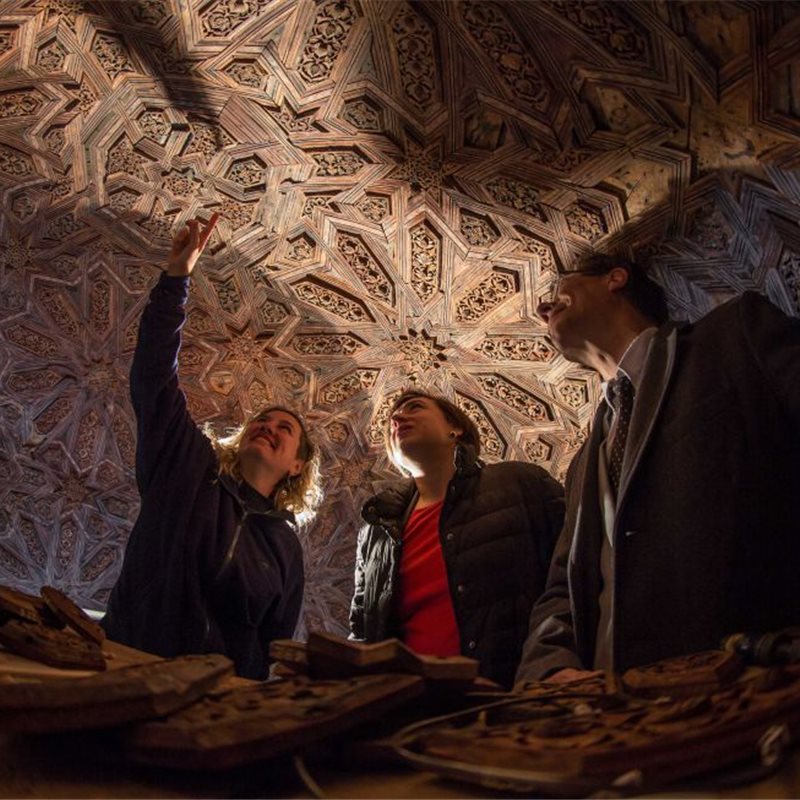 Descubren dibujos nazaríes ocultos en la Alhambra