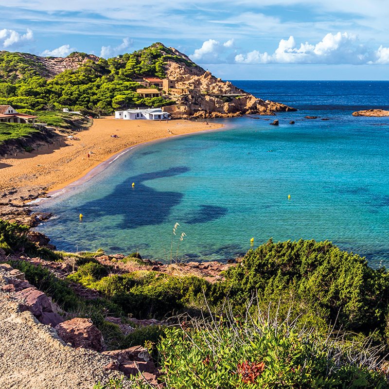 Menorca, tradición y naturaleza en la isla balear