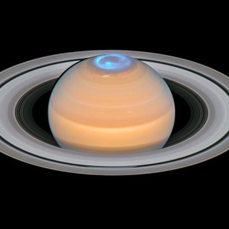 Auroras en el polo Norte de Saturno