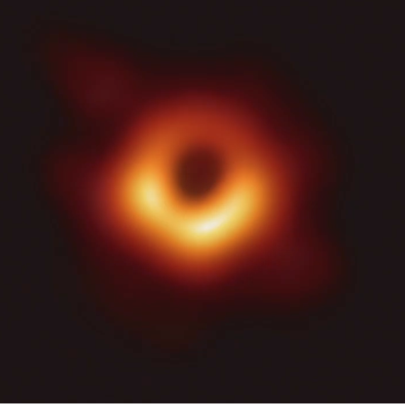 Consiguen las primeras imágenes de un agujero negro en la historia