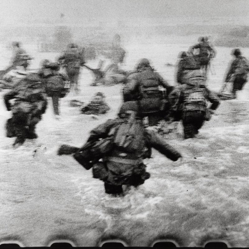 Batalla de Normandía: las 11 magníficas de Robert Capa, las únicas imágenes del desembarco