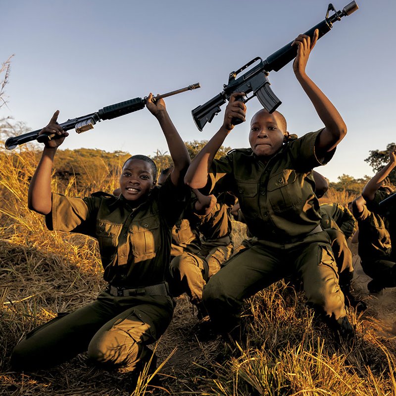 Mujeres en la lucha contra la caza furtiva en Zimbabue