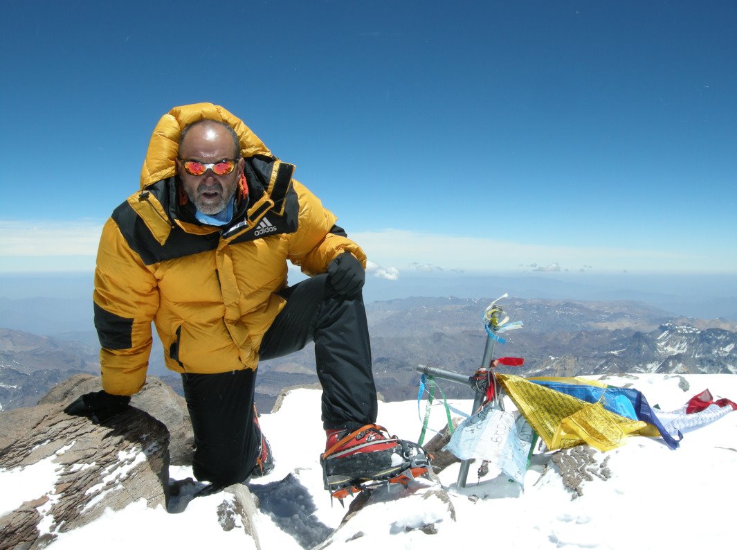 Cuantas personas han 2025 subido el everest