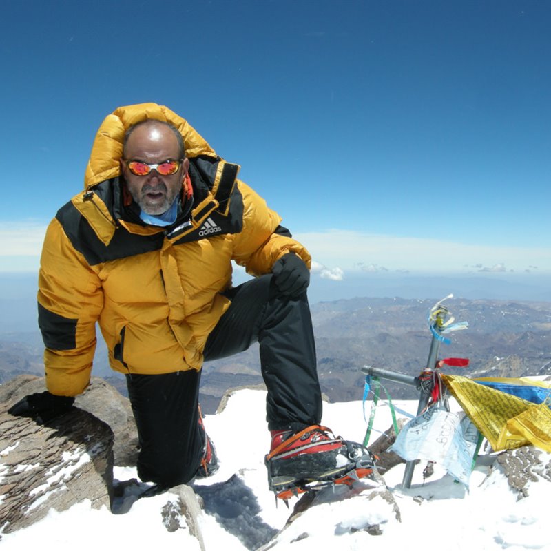 Juanito Oiarzabal, el tercer alpinista en subir los 14 ochomiles sin oxígeno