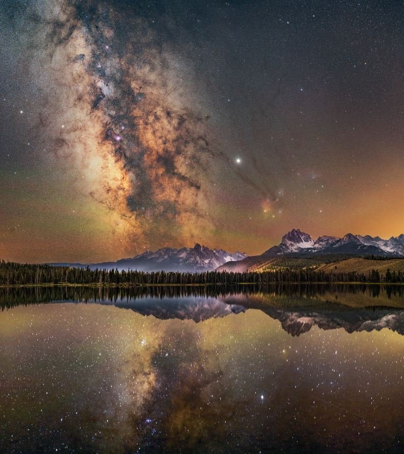  The Red Lake of Stars