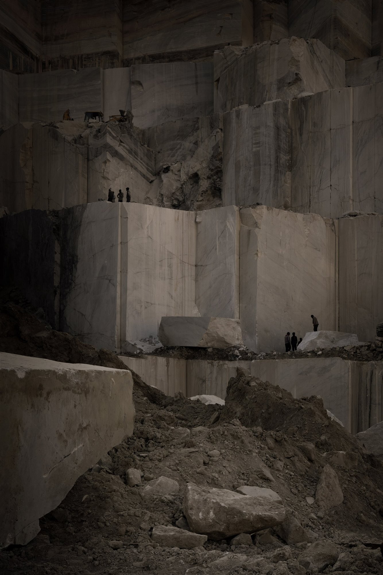 a-marble-quarry_01bdc7c3_1334x2000.jpg