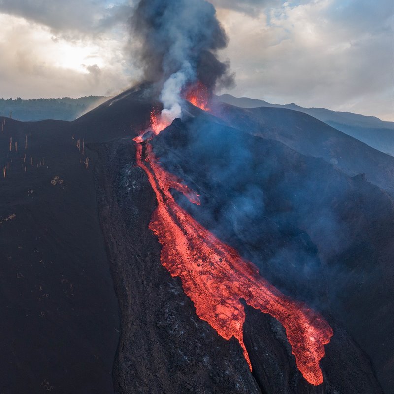 Los momentos clave del volcán Cumbre Vieja dos meses después de su erupción