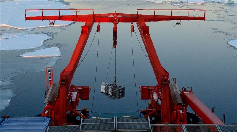 Despliegue del Sistema de Batimetría y Observación del Fondo Oceánico (OFOBS) en el Polarstern 