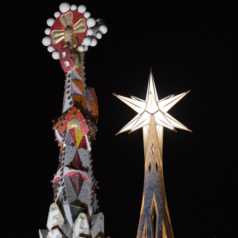 Los secretos de la nueva estrella de la Sagrada Familia que ilumina Barcelona