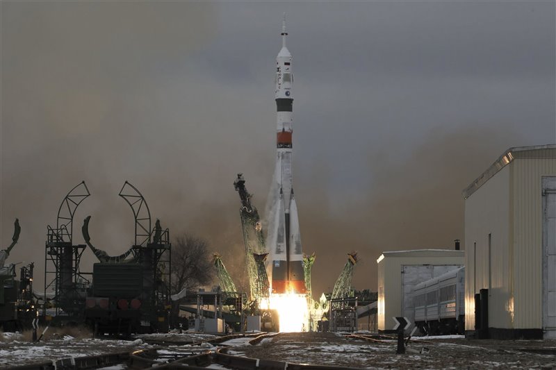 El cohete Soyuz-2.1a con la nave espacial Soyuz MS-20.