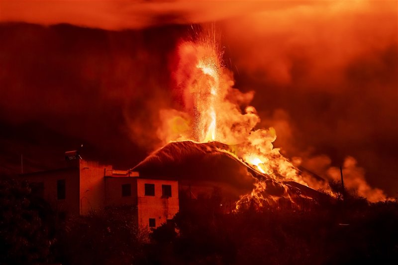 Erupción del volcán de Cumbre Vieja, en la isla de La Palma, Islas Canarias, España en 2021. 
