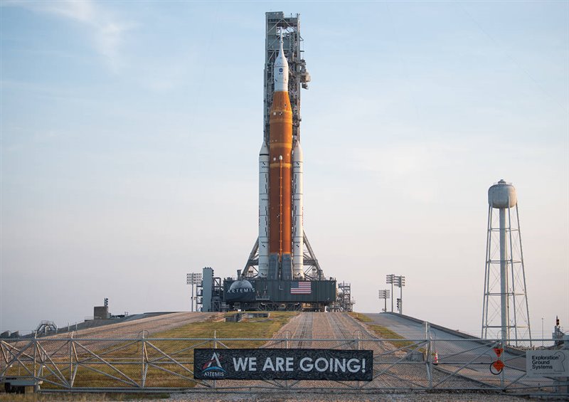 El cohete SLS de la NASA con la nave espacial Orión a bordo