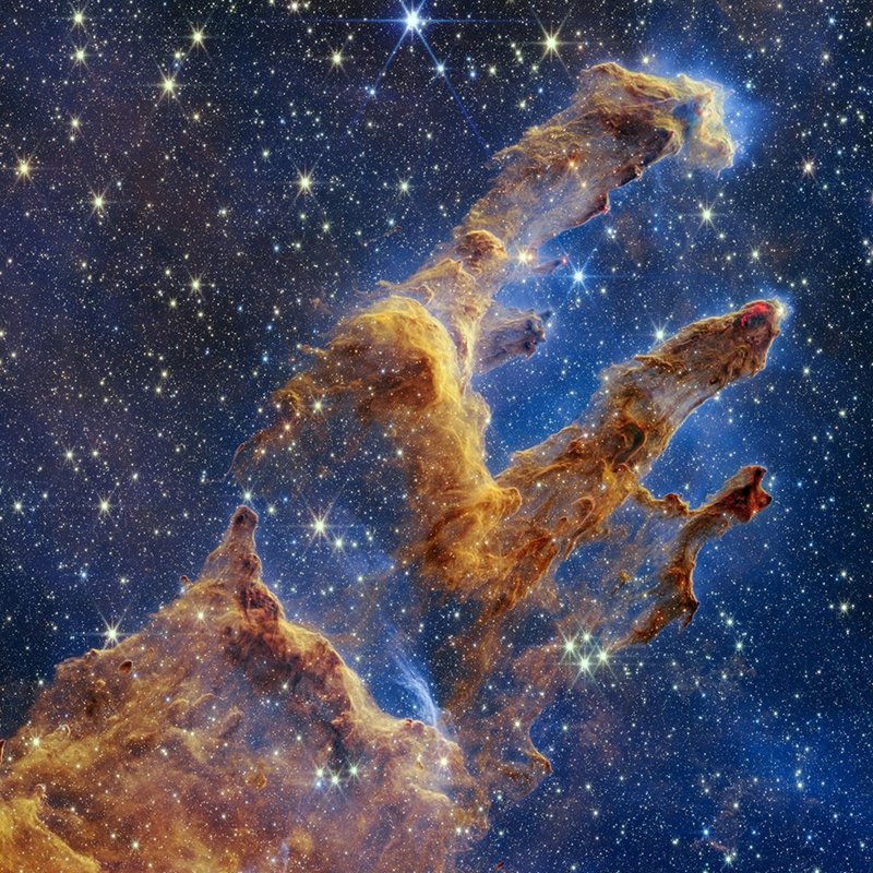Los espectaculares Pilares de la Creación capturados por el Telescopio Espacial James Webb
