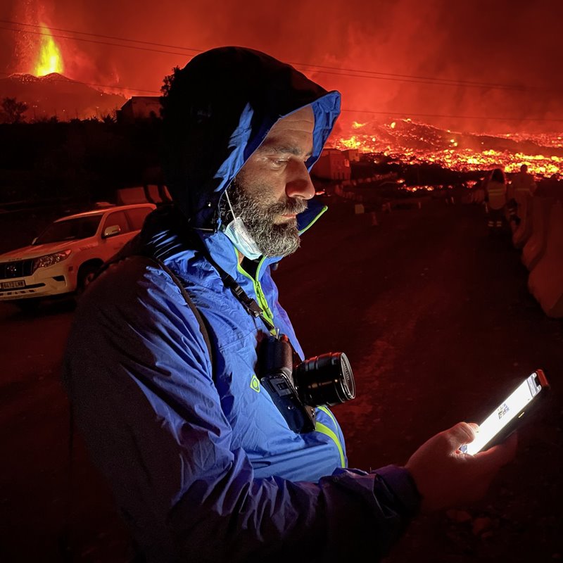 Arturo Rodríguez, fotógrafo. "Las cicatrices que me dejó la erupción del volcán de La Palma son muy difíciles de eliminar"