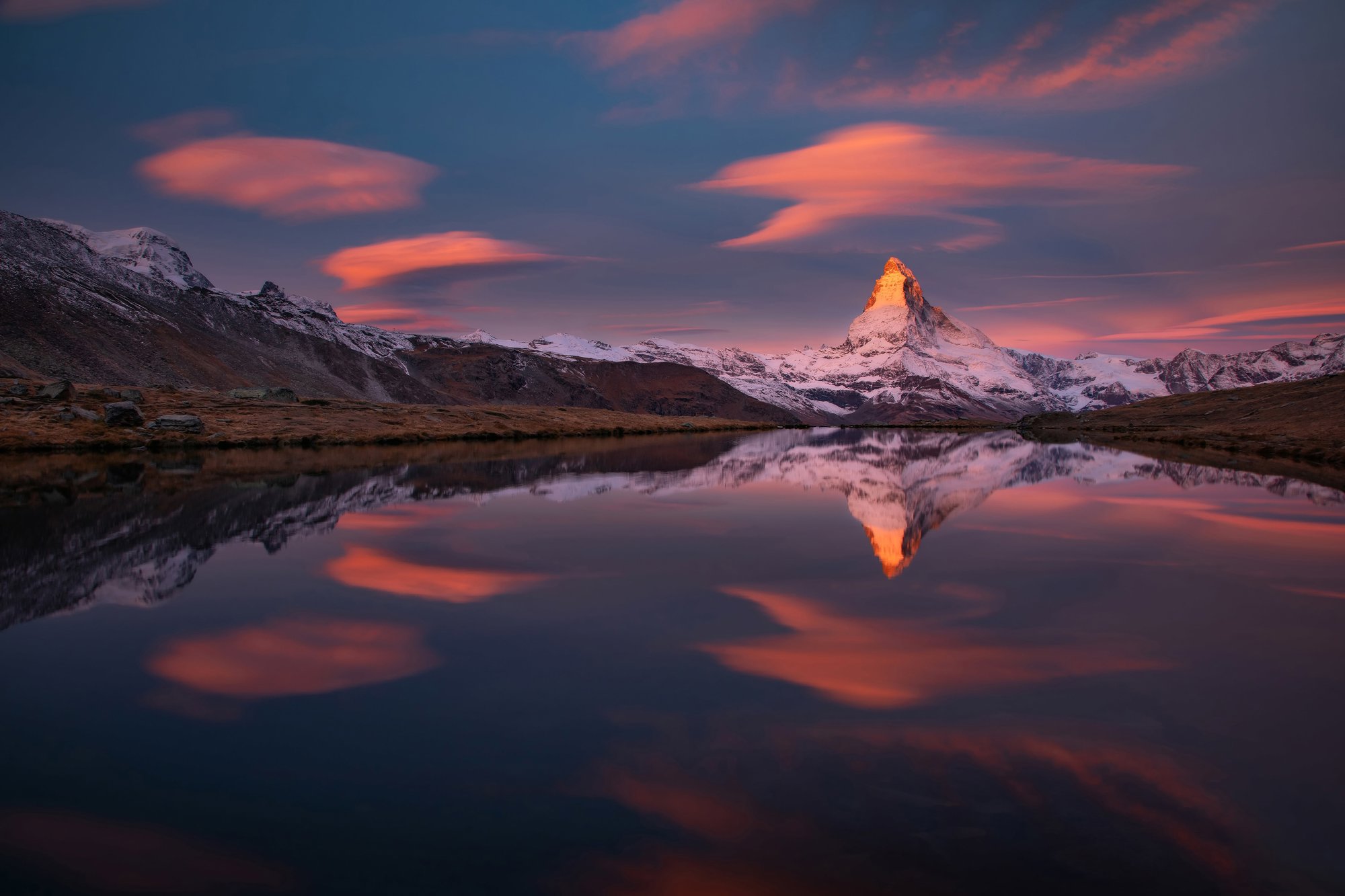 perfect-mirror_c5a8b00a_221201173058_2000x1333.jpg