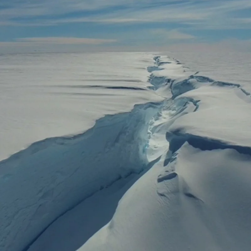 Un enorme iceberg del tamaño de Londres se desprende de la Antártida