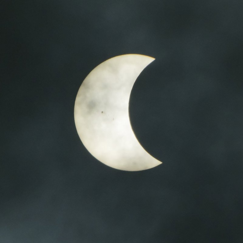 ¿Qué es un eclipse solar híbrido? Así se vio el de abril de 2023