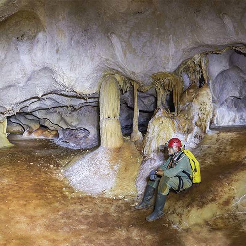 Una cueva malagueña es el tesoro geológico del momento