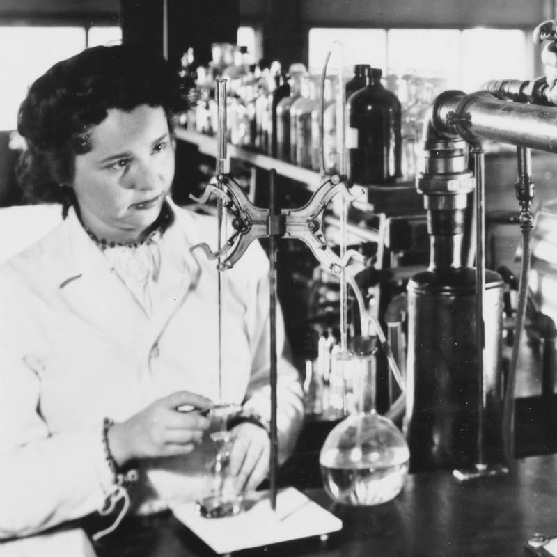 Gertrude Belle Elion y el laboratorio de los 1000 remedios 