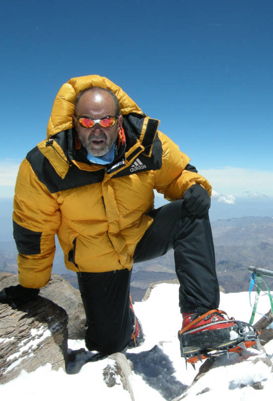 Españoles en el Everest: así conquistaron la cima del mundo 