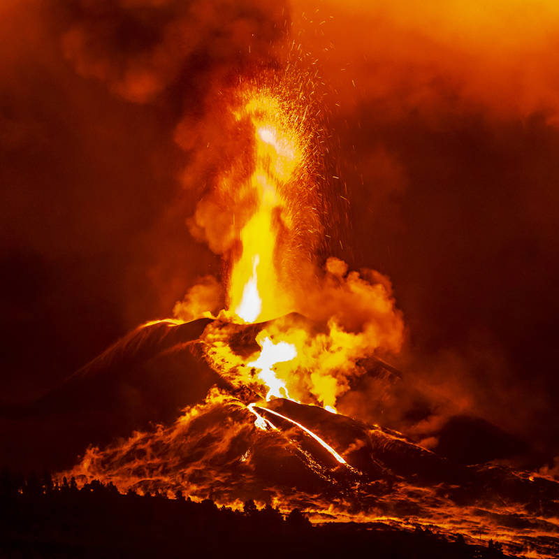 Volcán en erupción