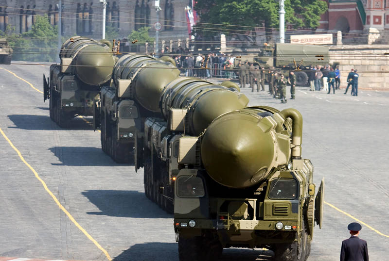 Convoy de Misiles nucleares rusos Topol-M