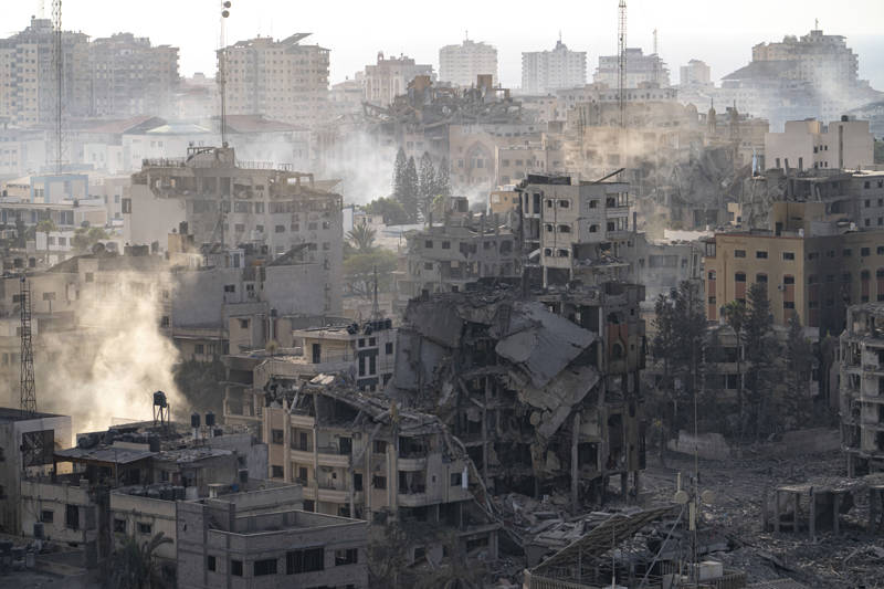 La ciudad de Gaza arrasada por los bombardeos lanzados por Israel tras la ofensiva de Hamás.