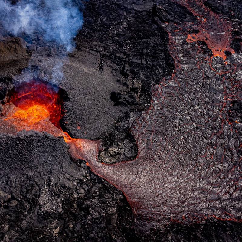 Terremotos y fisuras provocan alerta de erupción volcánica en Islandia