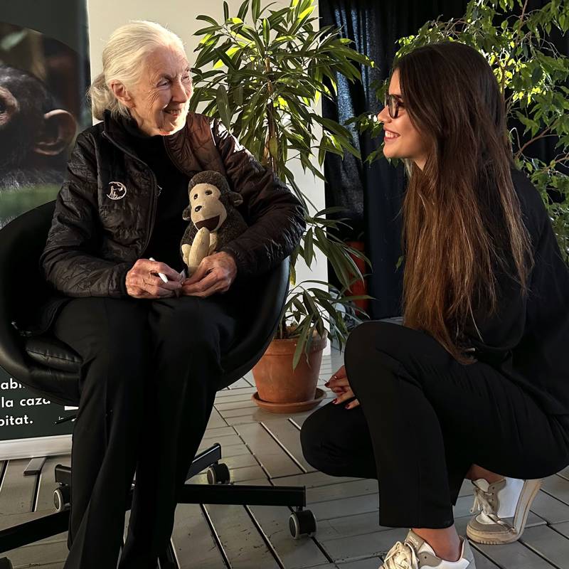 Carlota Bruna junto a Jane Goodall en Madrid