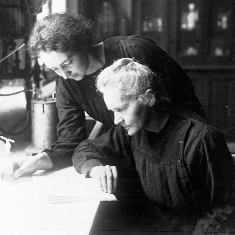 Marie Curie con su hija