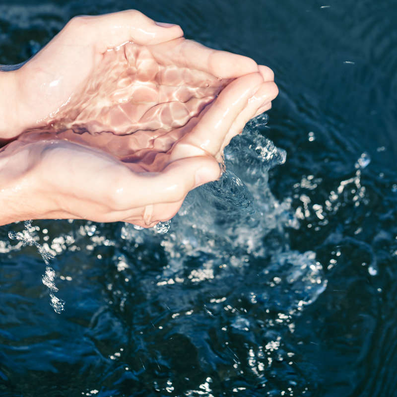 Consejos para cuidar el agua: de la intimidad del hogar a tu influencia en el panorama global