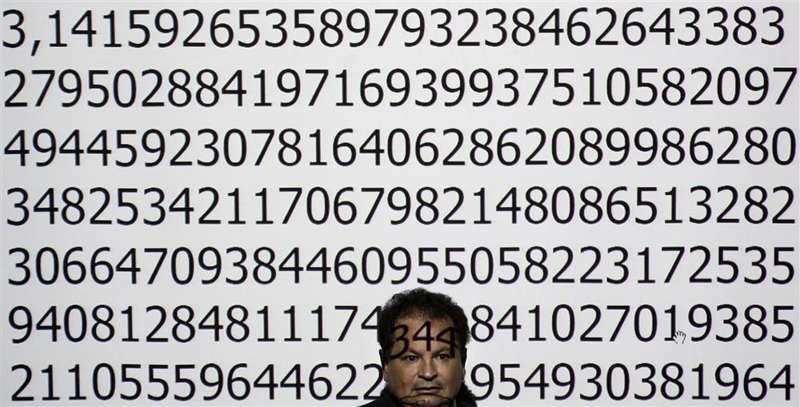 El matemático Jaime García Serrano recitando de memoria durante 4 horas 1500.000 decimales del número pi