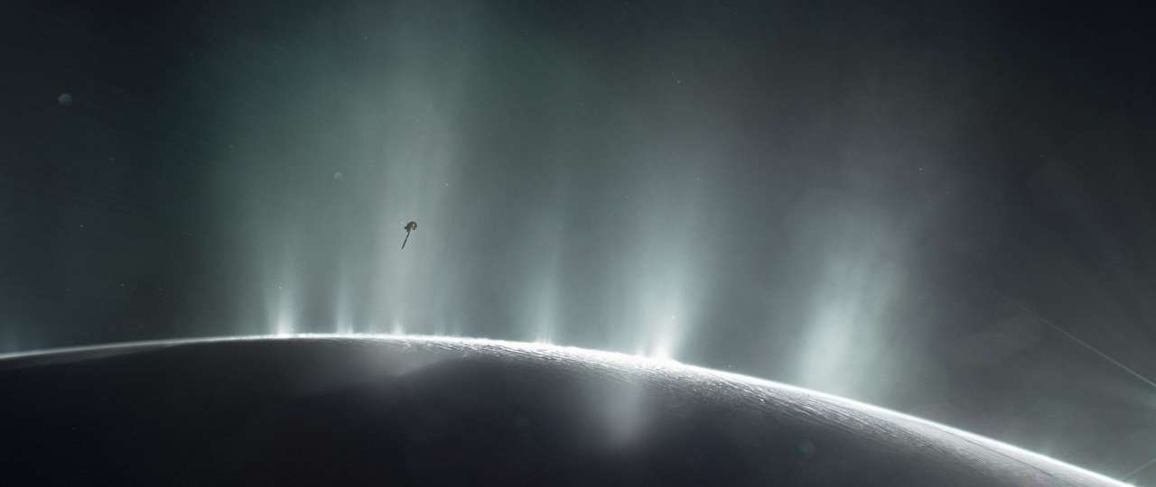 Esta luna de Saturno expulsa chorros de hielo (y ahora sabemos por qué)