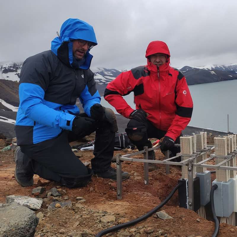 Investigadores españoles logran generar electricidad de forma continua por primera vez en la Antártida a partir de un volcán
