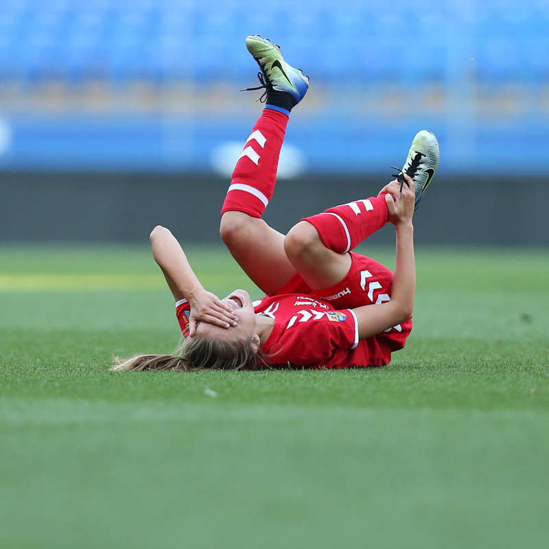 La lesión más común en mujeres futbolistas es distinta a la de los hombres: ¿por qué?