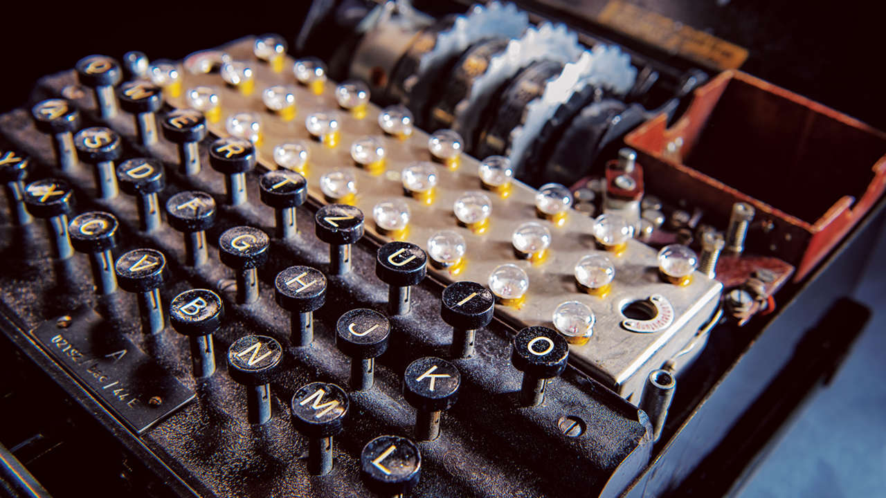 Joan Clarke, la única criptóloga del Proyecto Enigma
