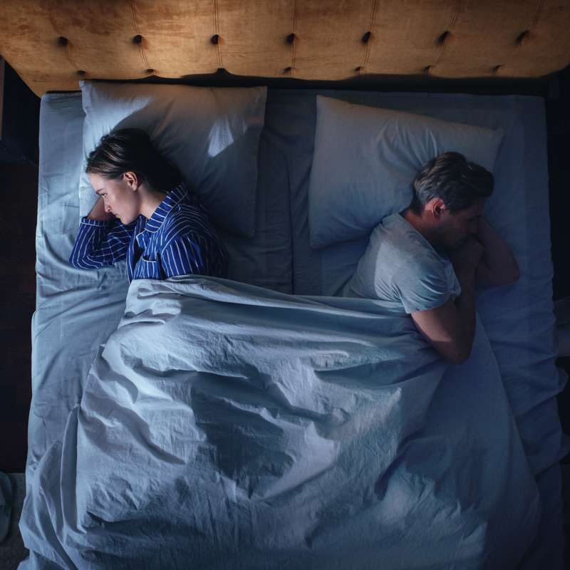 'Sleep divorce': ¿deberíamos dormir en camas separadas? Esto dice la ciencia
