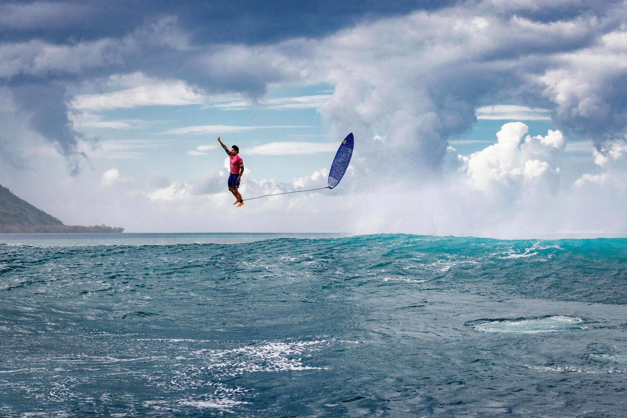 tahiti-gabriel-medina-surf_5b22ee37_240731105319_2000x1334.jpg