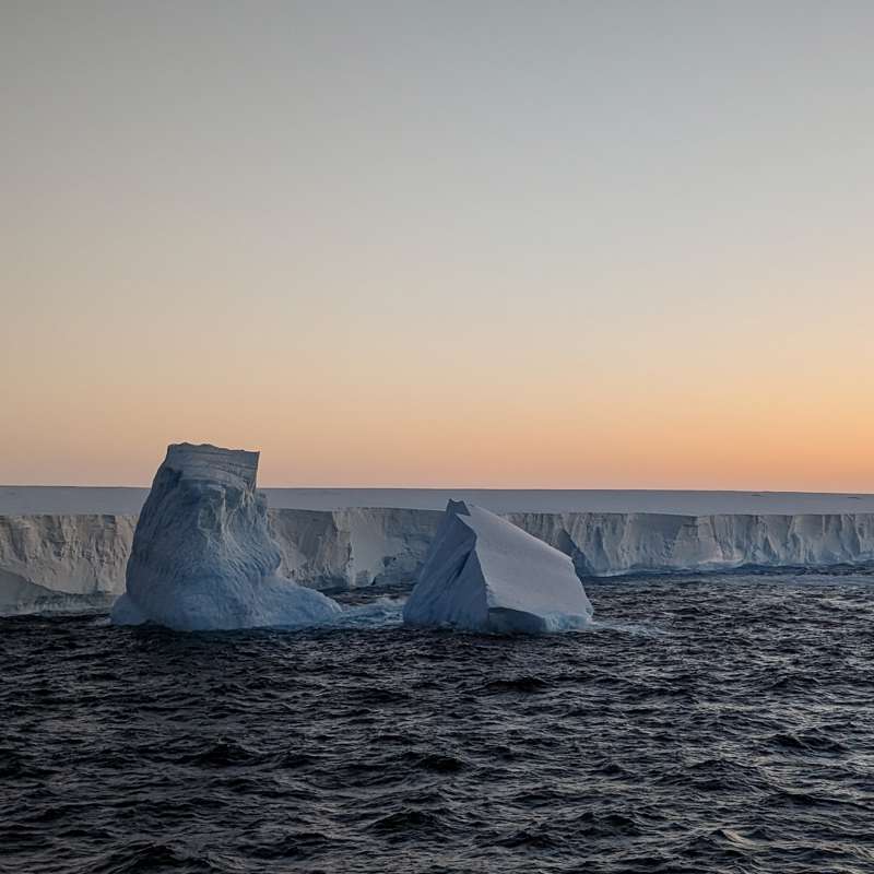 El iceberg más grande del mundo se encuentra atrapado en un raro fenómeno oceánico