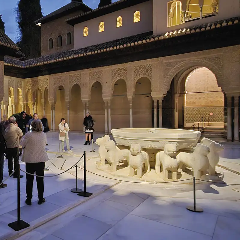 Leyendo la Alhambra en un atardecer excepcional