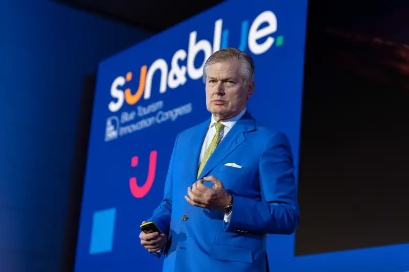 Gunter Pauli durante su intervencioìn en Sun&Blue Congress