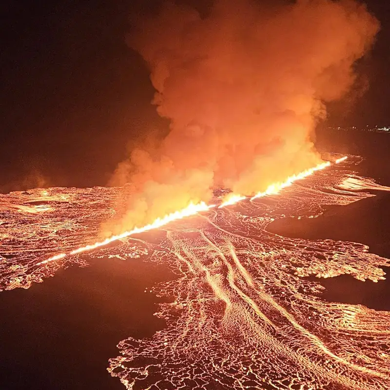 Una nueva erupción en la península de Reykjanes pone en alerta a Islandia